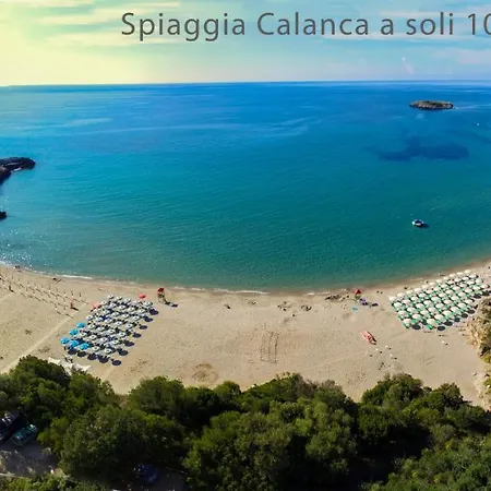 Calanca מלון 3*