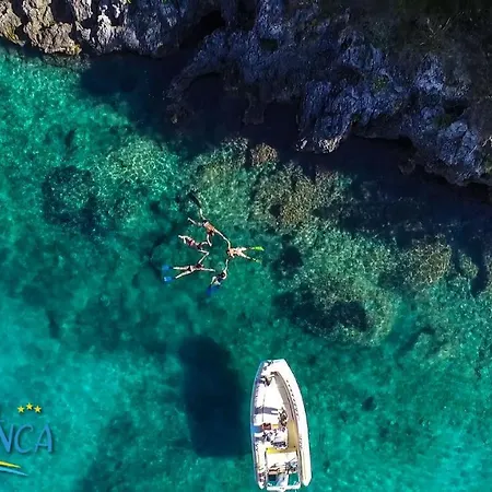 Calanca מלון מרינה די קמרוטה