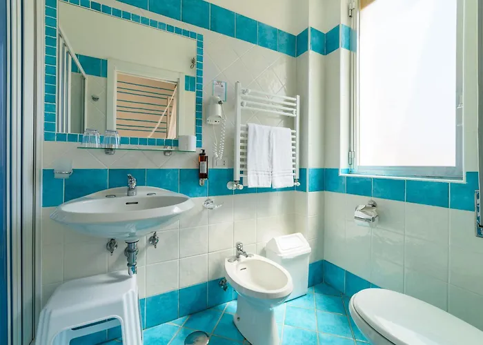 Calanca 3* מרינה די קמרוטה